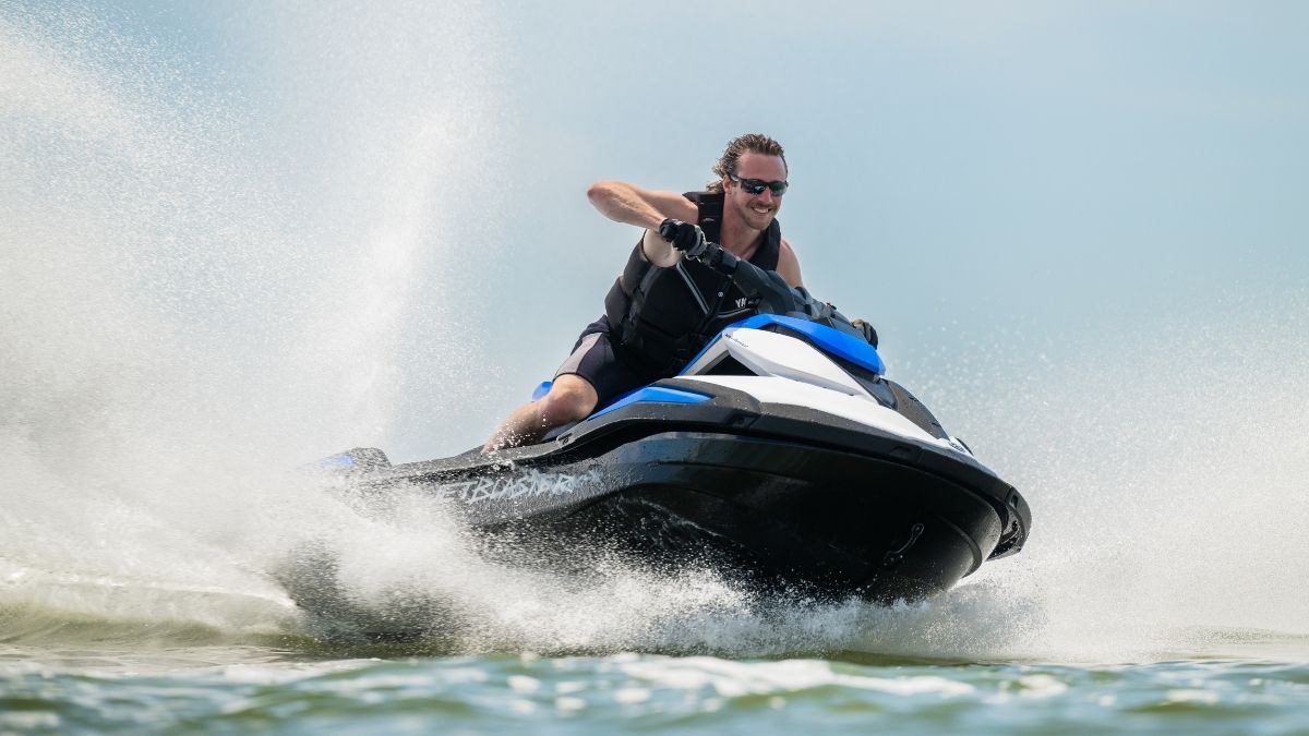 2025 Yamaha JetBlaster carving Brownlee Reservoir